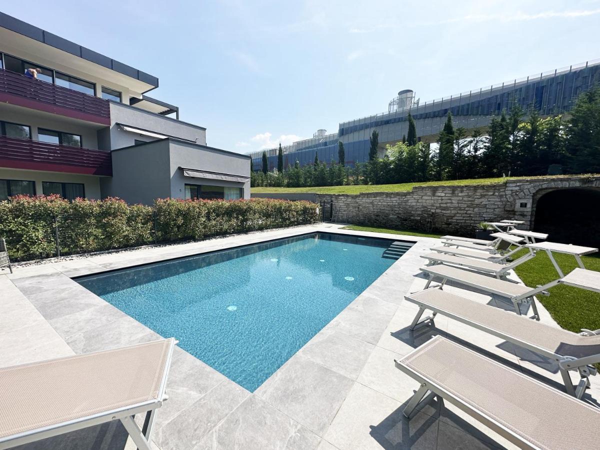 Residence Zangirolami - Luxury Garden And Balcony Apartments Riva del Garda Exterior foto